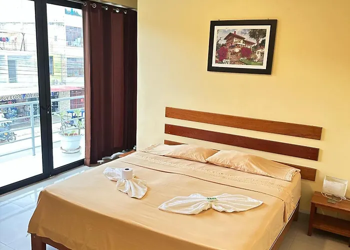 Hostal Cordillera Azul